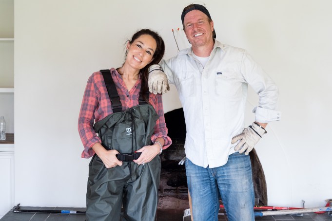 Hosts Joanna Hosts Joanna Gaines and Chip Gaines on Demo Day at lake house, as seen on Fixer Upper: The Lake House.