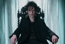 The Sandman. Tom Sturridge as Dream in episode 101 of The Sandman. Cr. Liam Daniel/Netflix © 2022