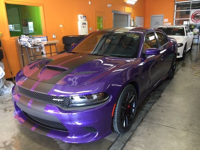 2016 Dodge Charger Hellcat Plum Crazy - Crazy Loe