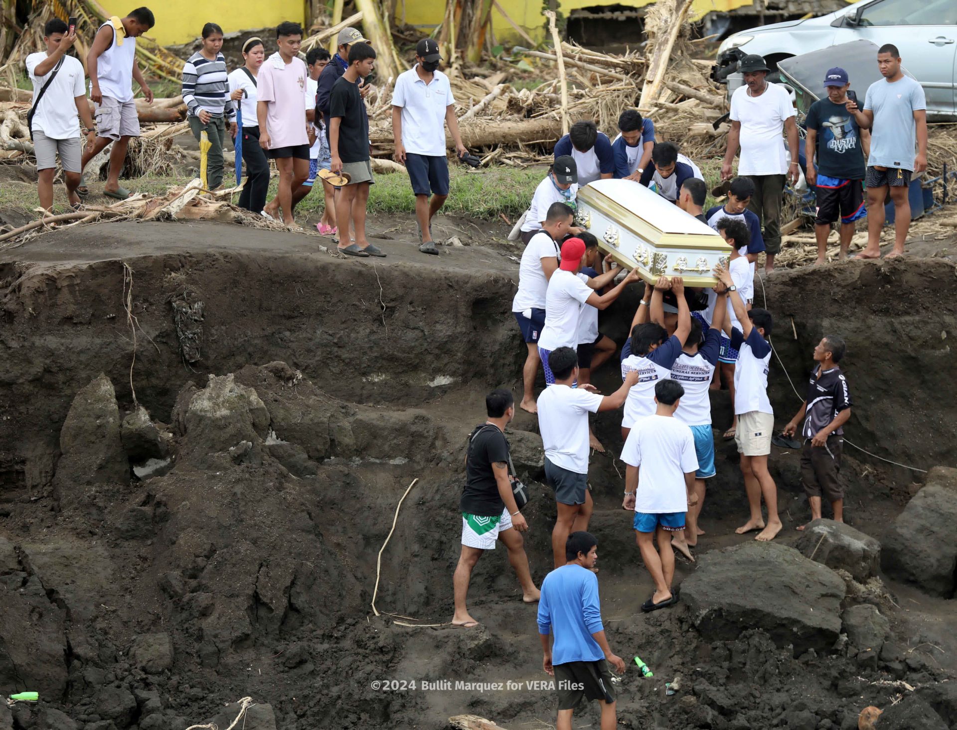 Survivors of ‘Kristine’ in Laurel, Batangas honor the departed