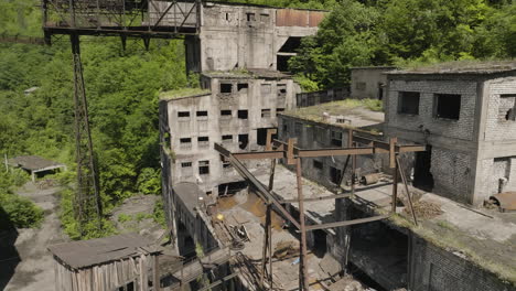 Abandoned-Chiatura-mining-and-manganese-ore-processing-plant,-Georgia