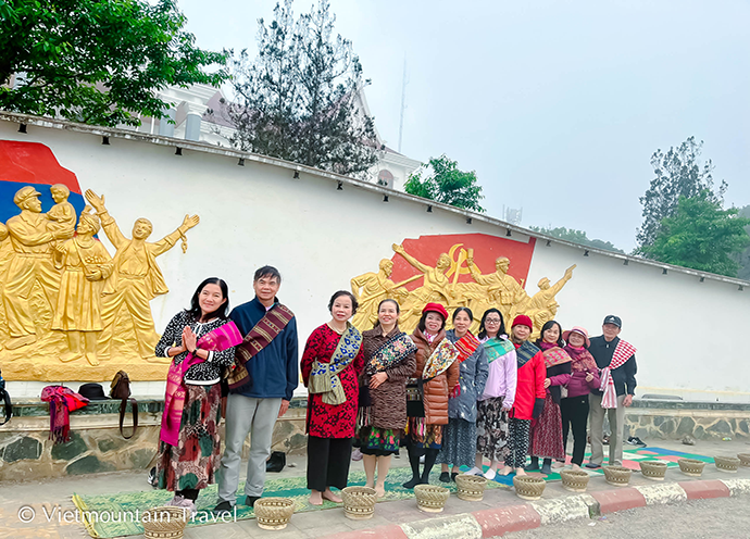 Tour Hà Nội - Cánh Đồng Chum - Sầm Nưa 3N2Đ