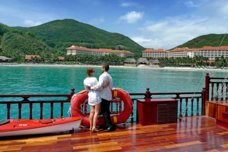 Enjoy Your Cruising Time as an Emperor in Nha Trang