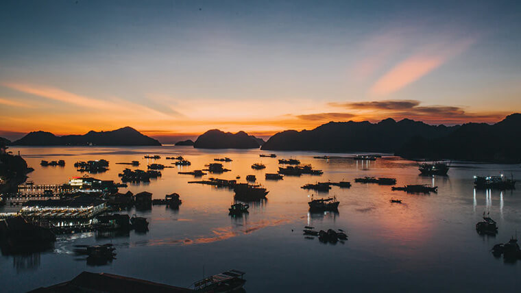 Sunset in Cat Ba Island 