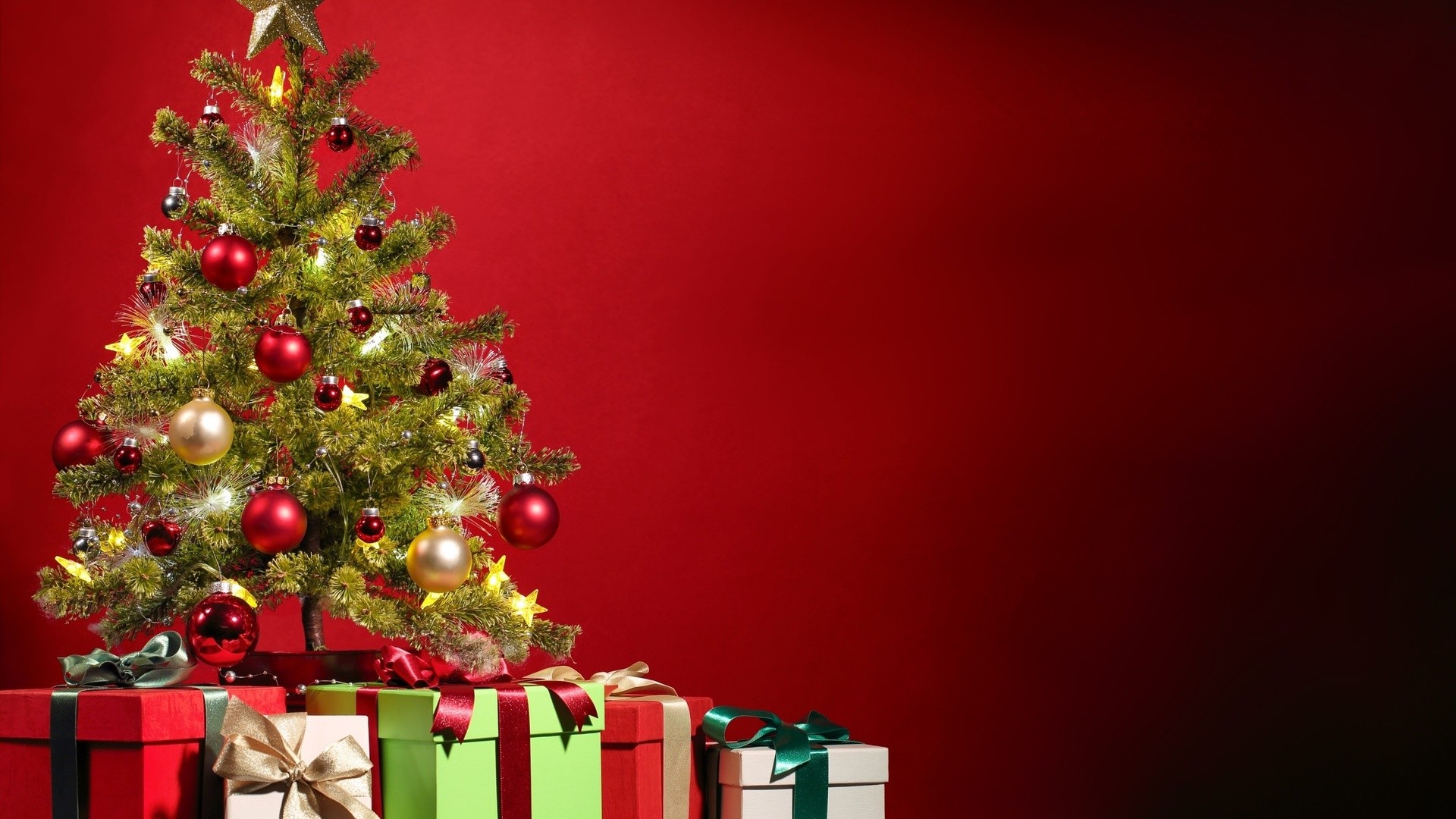 50 Beautiful Christmas tree Wallpapers