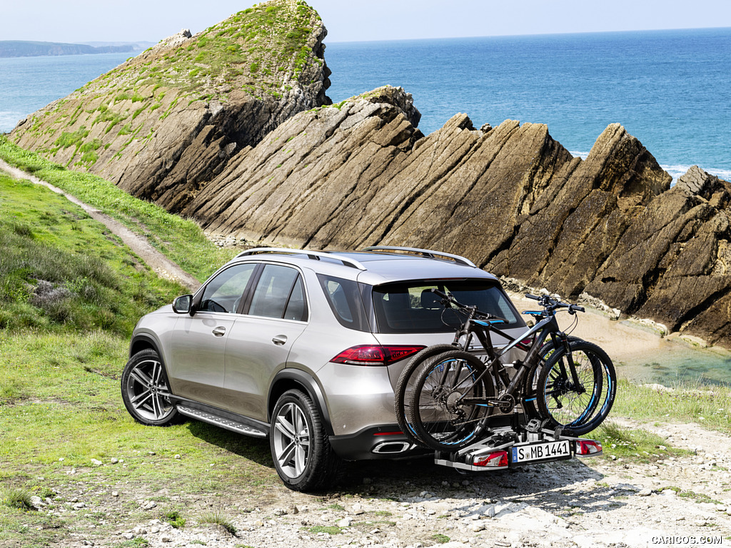 2020 Mercedes-Benz GLE (Color: Mojave Silver) - Rear Three-Quarter