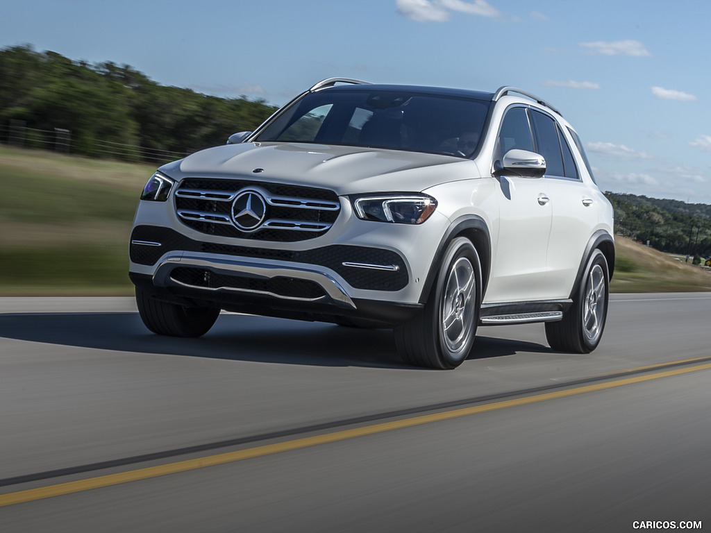 2020 Mercedes-Benz GLE 450 4MATIC (Color: Designo Diamond White Bright; US-Spec) - Front