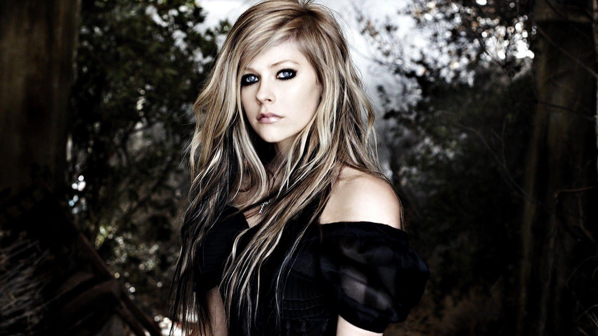 Avril Lavigne Wallpapers Top Free Avril Lavigne Backgrounds Wallpaperaccess