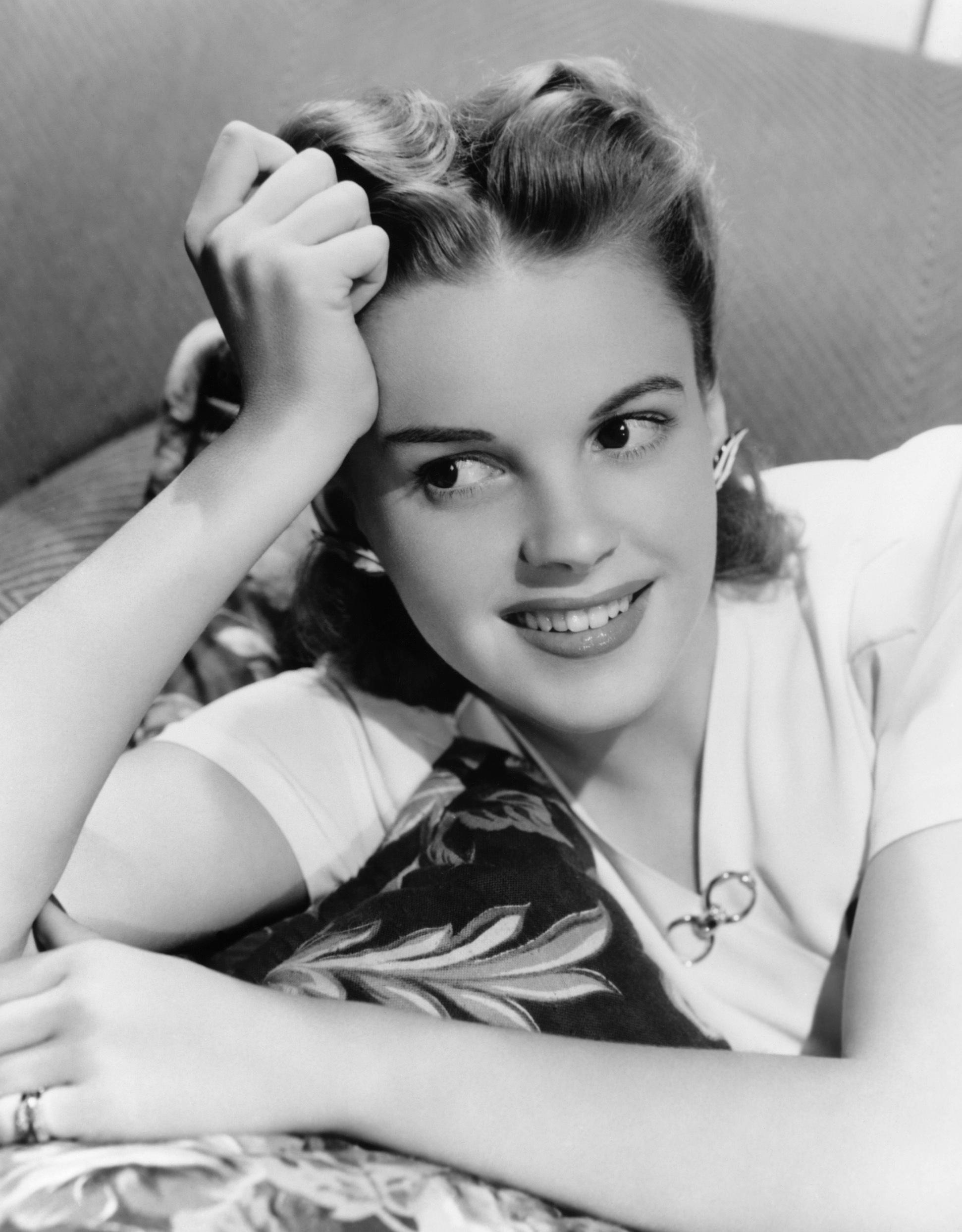 Judy (Movie), Judy Garland, Wallpapers, 1950x2490 HD Phone