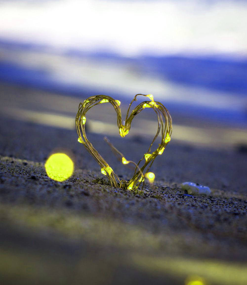 Download WhatsApp DP Neon Yellow Heart Wallpaper | Wallpapers.com