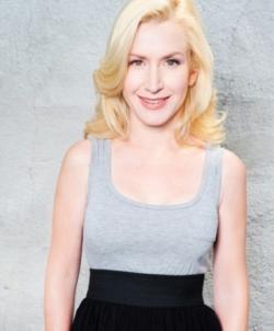 Angela Kinsey