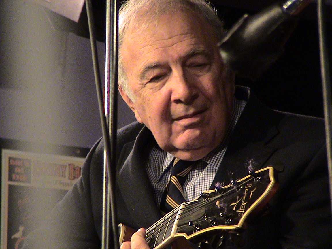 Bucky Pizzarelli