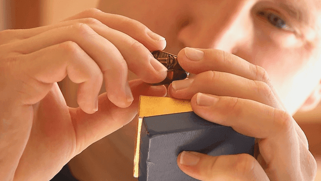 {p}A U.S. Navy veteran from North Carolina was reunited Tuesday with his high school class ring in Kanawha County after nearly 50 years.{/p}