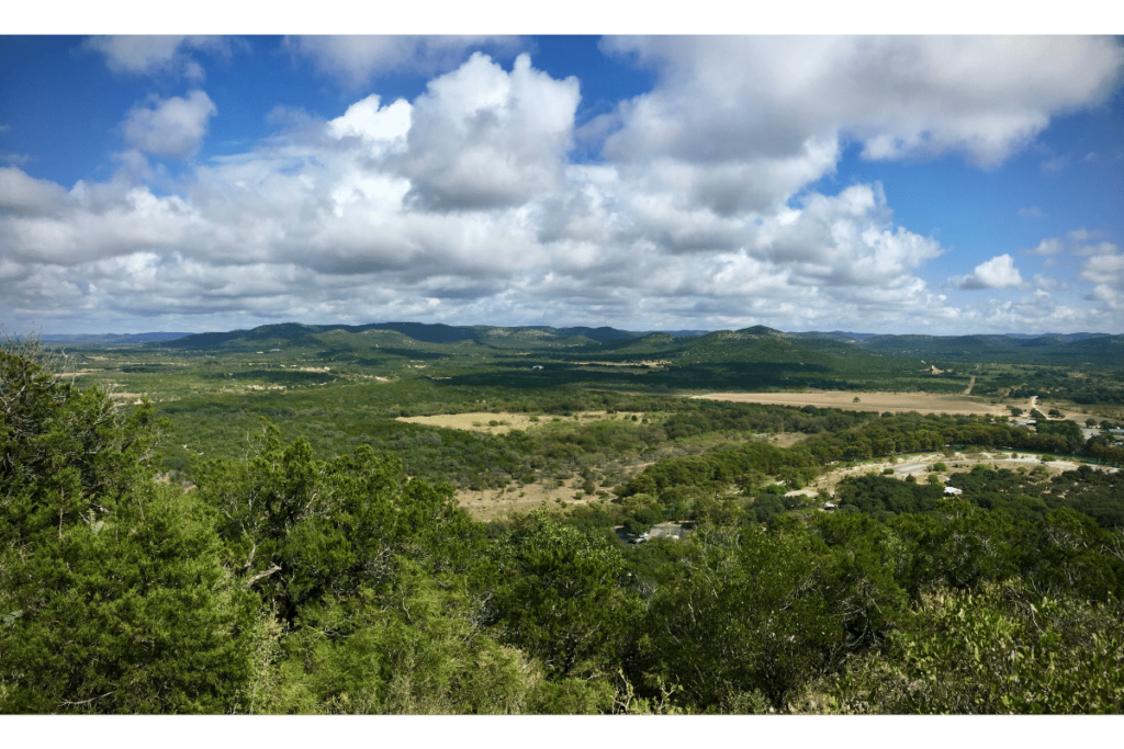 where is laura traveling, scenic hike at garner state park