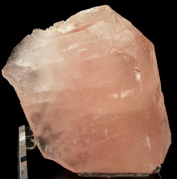 Beryl (morganite) - 11.7 cm - photograph from Rob Lavinsky