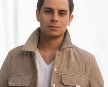 Jake T. Austin Wiki, Age, Height, Wife, Girlfriend, Net Worth, Parents, Children & Biography