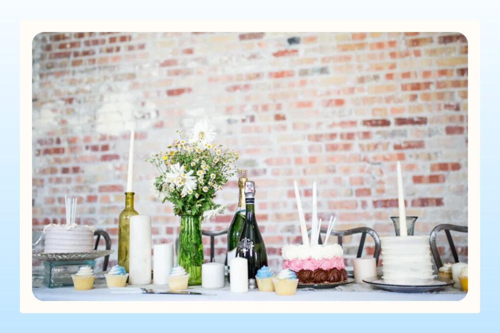 table decorations with dessert items