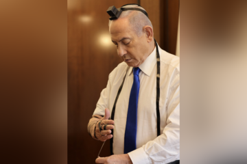 Netanyahu tefillin