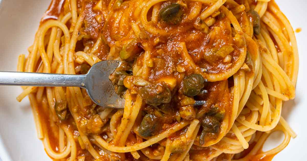 Spaghetti alla Puttanesca - Social IMG