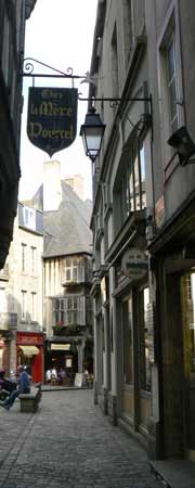 Dinan alley