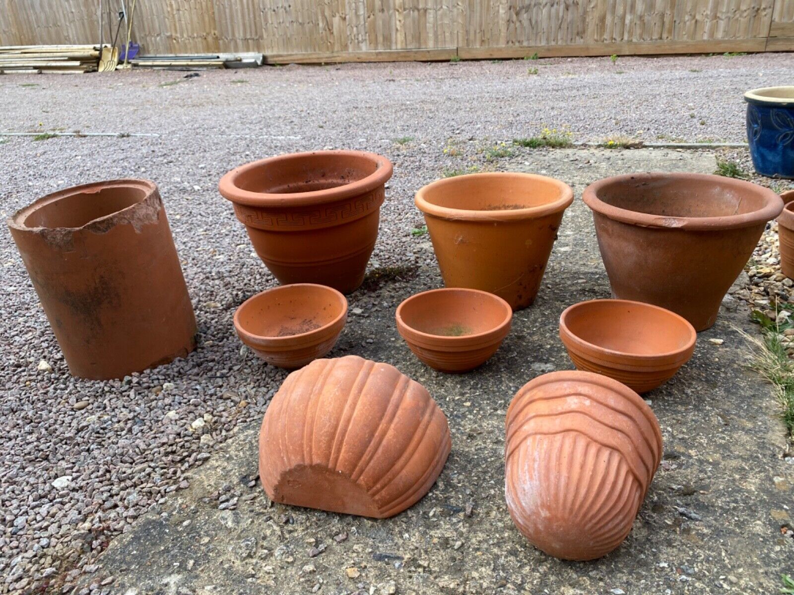 TERRACOTTA PLANT POTS 9 VINTAGE VARIOUS SIZES & 2 WALL POTS COLLECTION WISBECH