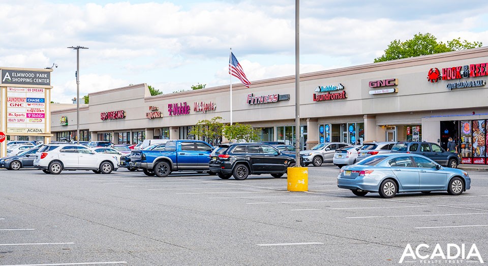 Elmwood Park Shopping Center Image Number 4