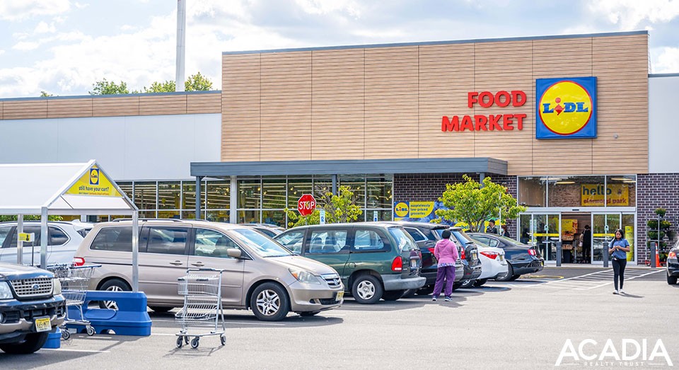 Elmwood Park Shopping Center Image Number 1