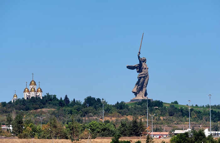 14 Motherland Calls