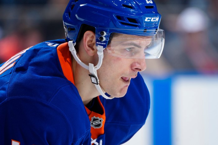 Mathew Barzal injury Islanders