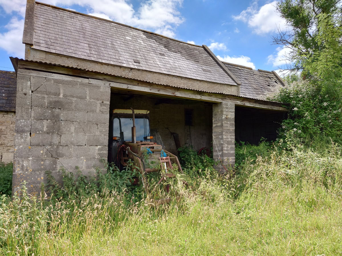 Xperia 1 IV New Tractor HDR camera sample