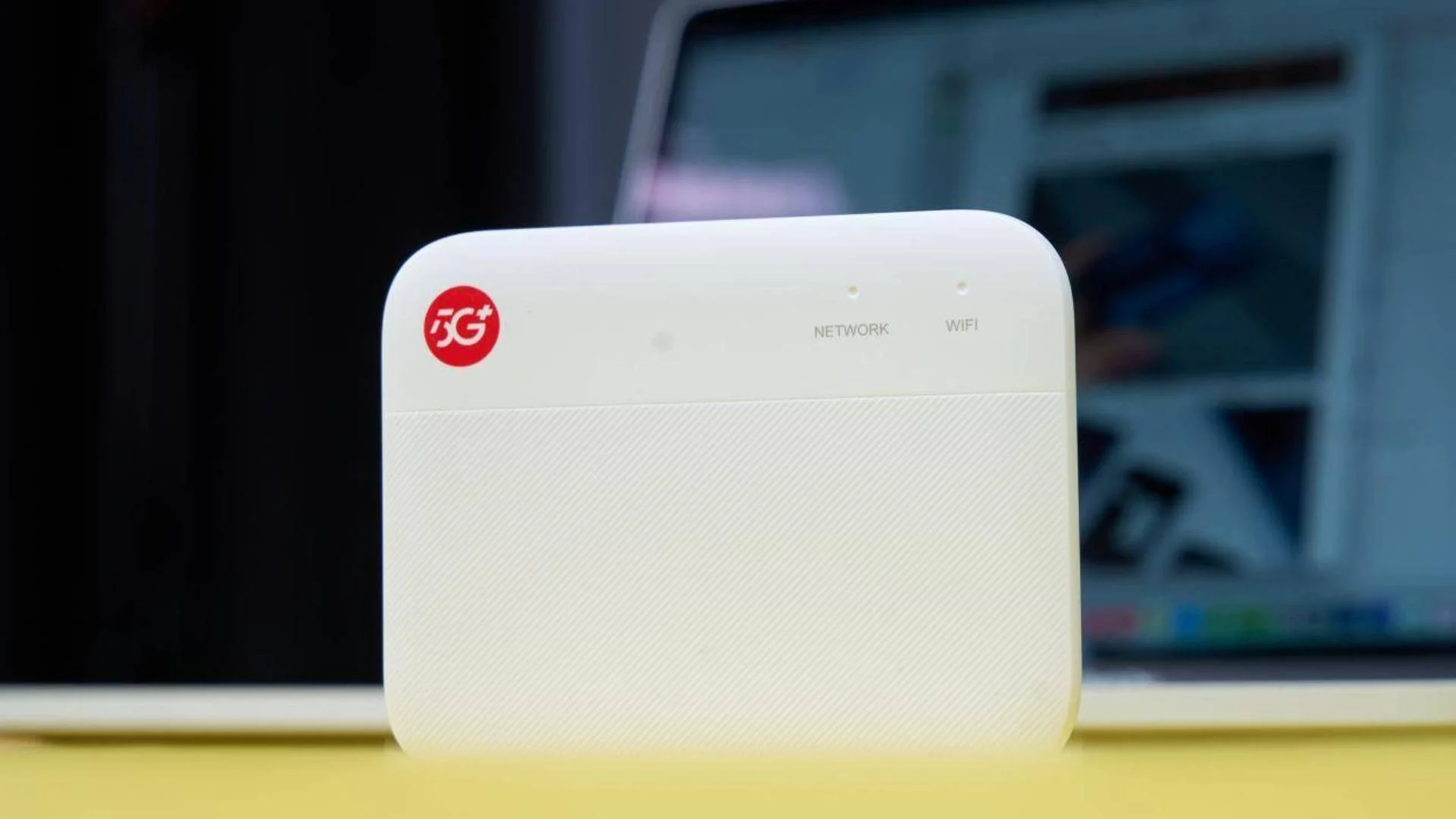 ZTE has introduced a portable Wi-Fi router weighing only 50 g