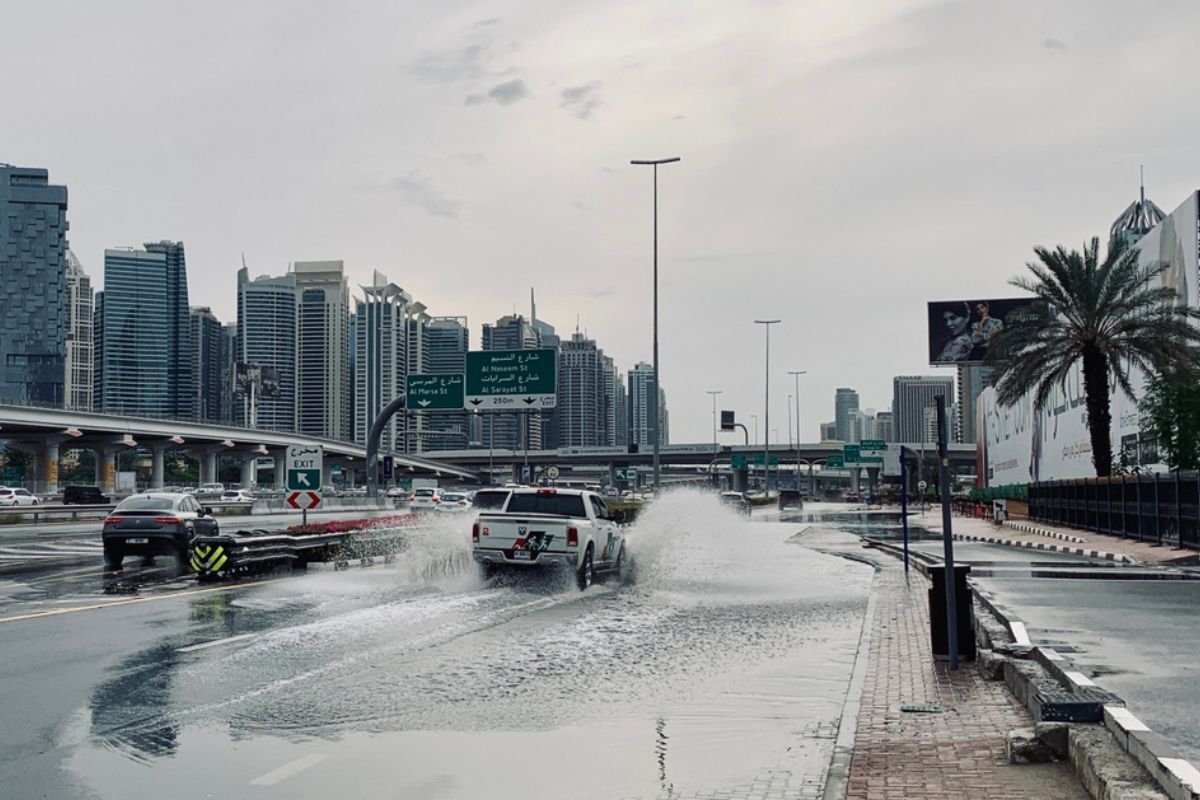 UAE rain: Dubai Police issue flooded vehicle and driving safety tips ...