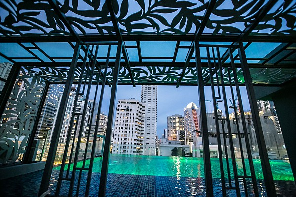 Rooftop Infinity Pool