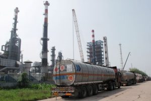 China's Small Oil Refiners Shutting Down as Fuel Tax Cut