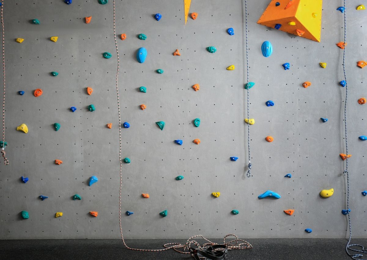 Man Suffers Fatal Injuries After Falling 13 Metres In Rock Climbing Gym