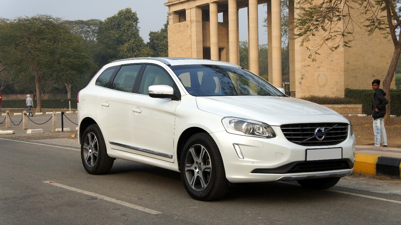 VOLVO XC60 SUMMUM D4