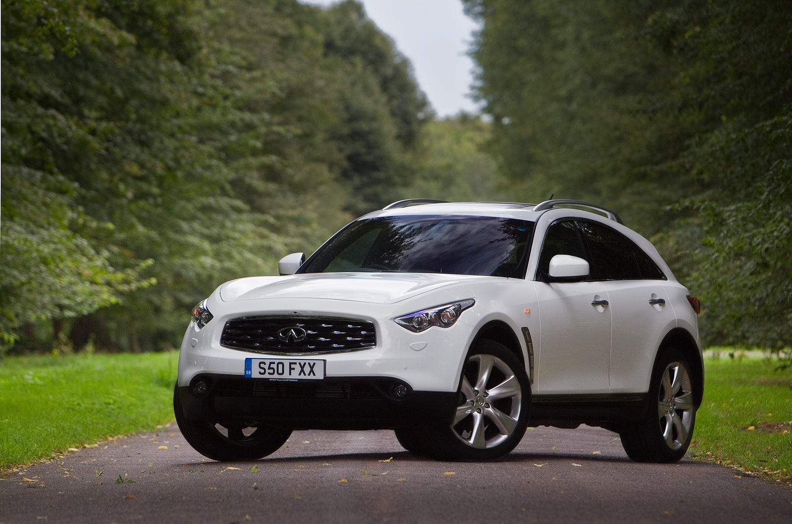 3.5 star Infiniti FX SUV