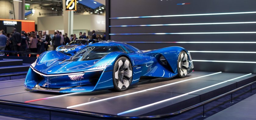 Le concept car Alpine Alpenglow est exposé au Mondial de l'Auto à Paris.