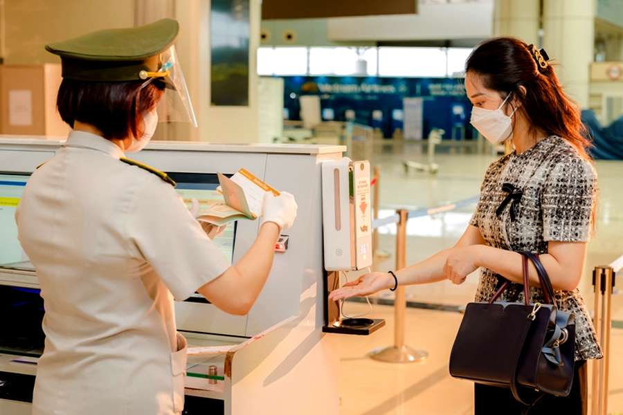 Regulations for Passengers at the Airport Screening Gate