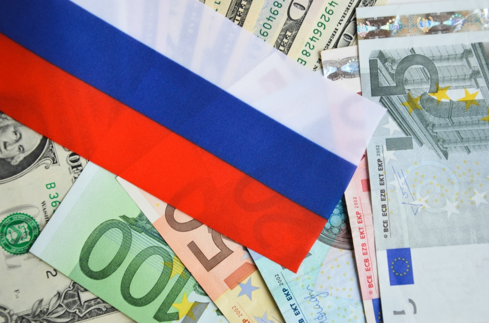 Putin has a reason to rub his hands: The money is still coming