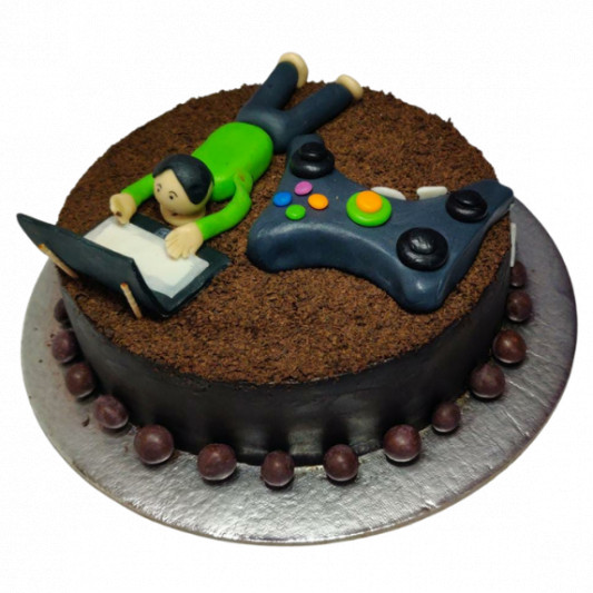 Game Themed Cake | bakehoney.com