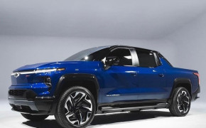 2024 Chevrolet Silverado EV HD Desktop Wallpaper