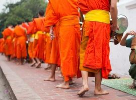 Tak Bat, Luang Prabang