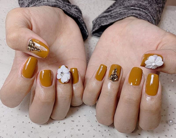 35 Mẫu nail màu vàng rực rỡ giúp các nàng tự tin tỏa sáng