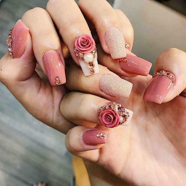 14+ Mẫu nail đính đá ĐẸP NGẨN NGƠ mách nhỏ hội chị em