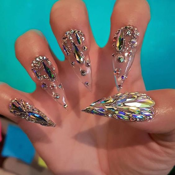 top 14 mẫu nail đính đá thu hút mọi ánh nhìn