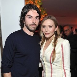 Elizabeth Olsen y su prometido Robbie Arnett