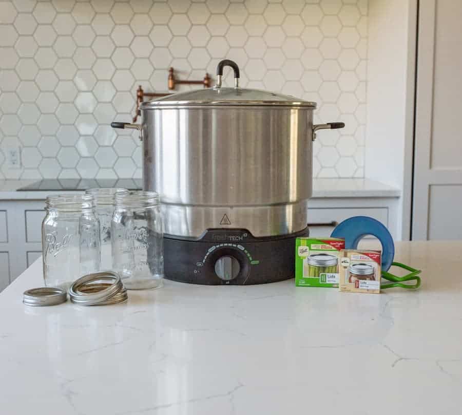 jars, lid, and canner for canning food