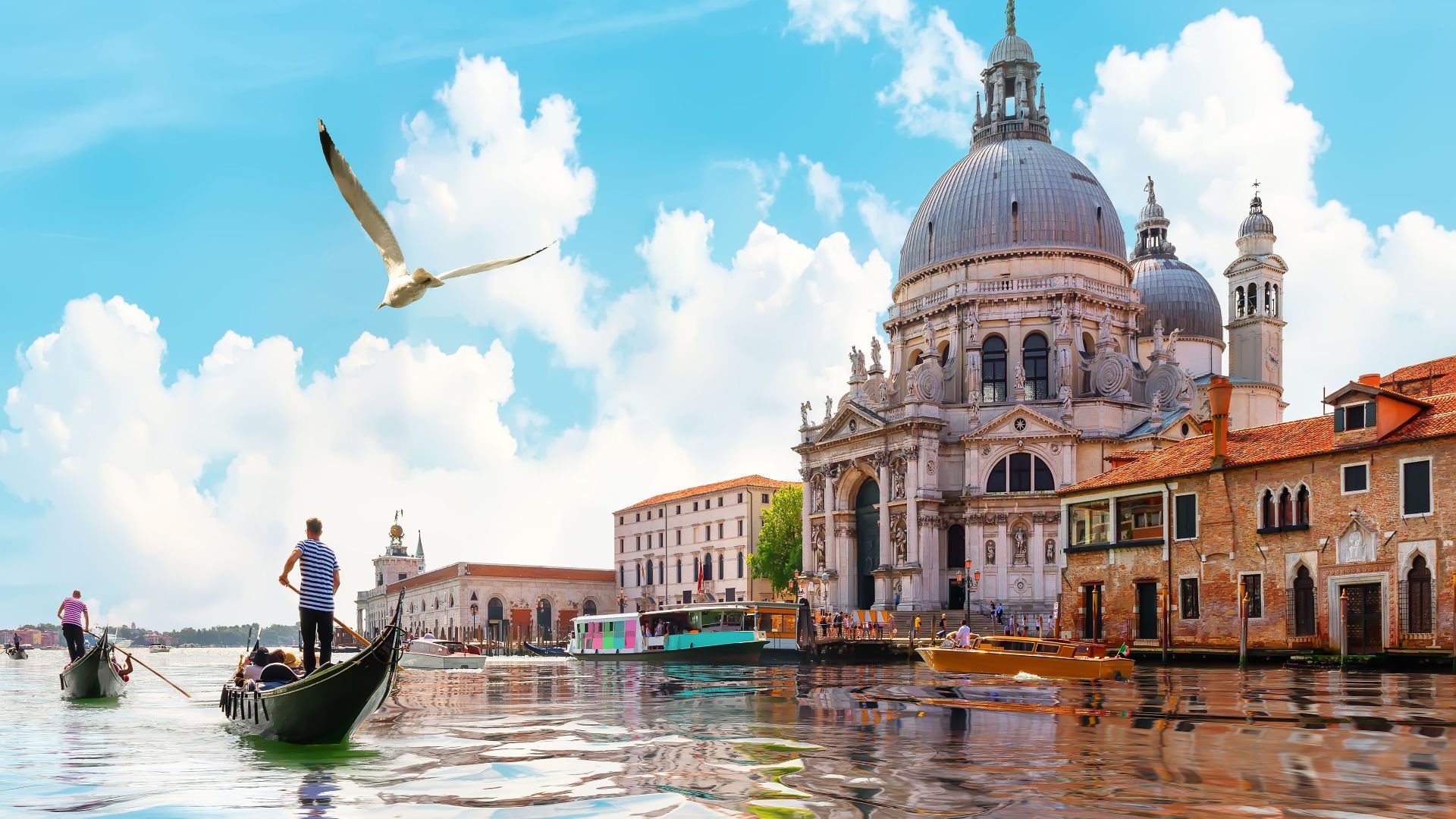 Getting Around in Venice: How to Navigate the City of Water