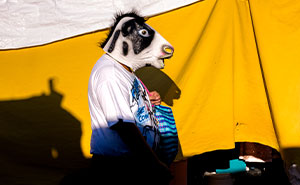 I Captured The Magic Of A Flea Market That’s Vanishing In The Name Of Progress (18 Photos)